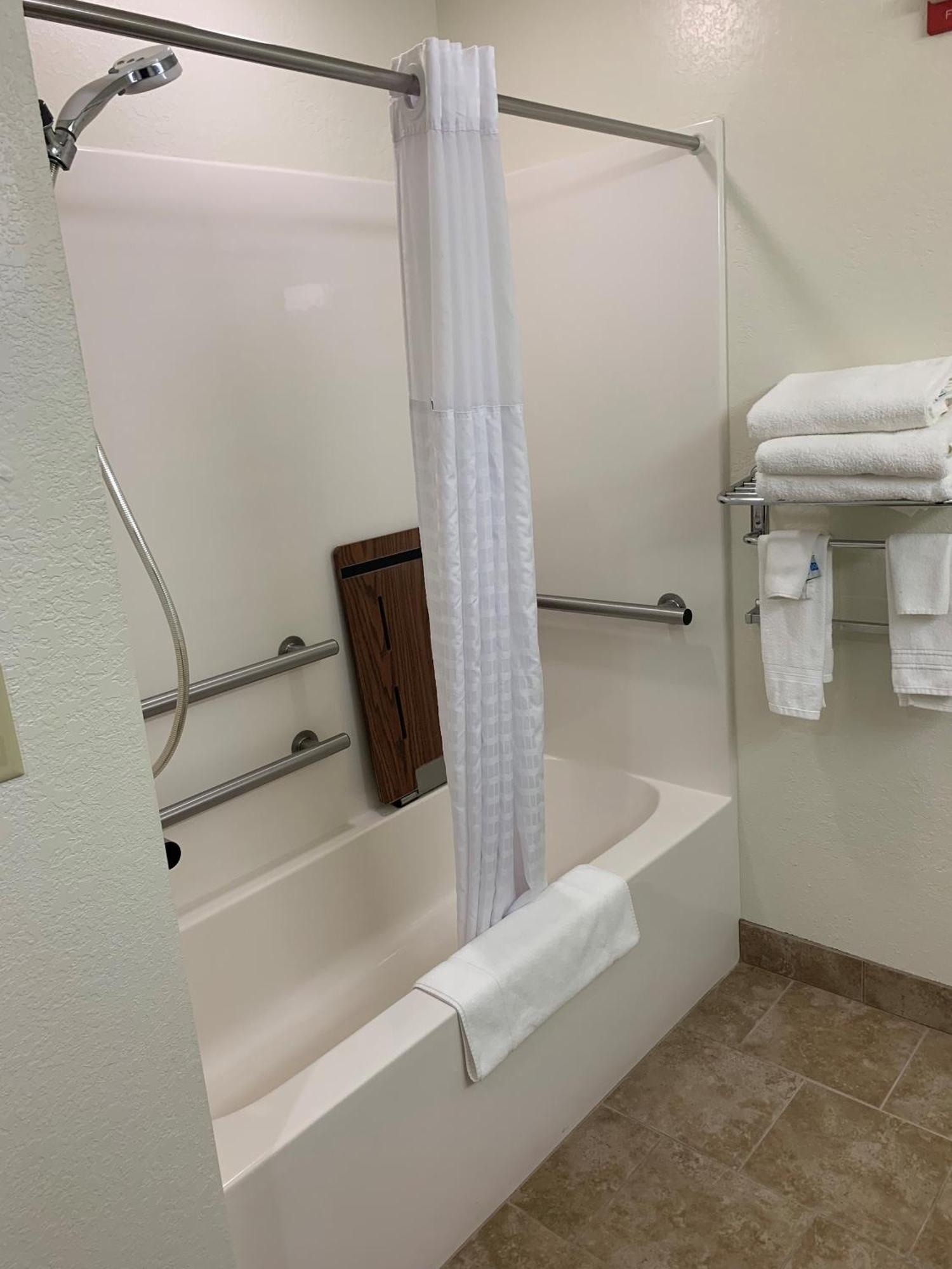 Microtel Inn & Suites By Wyndham Rice Lake Dış mekan fotoğraf
